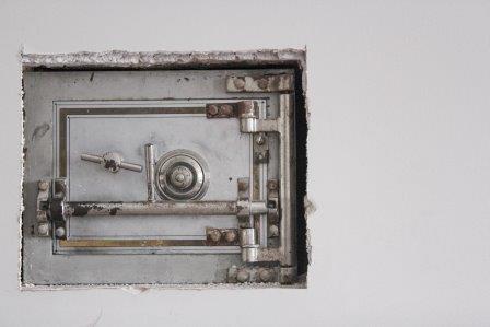 safe cracking and installation